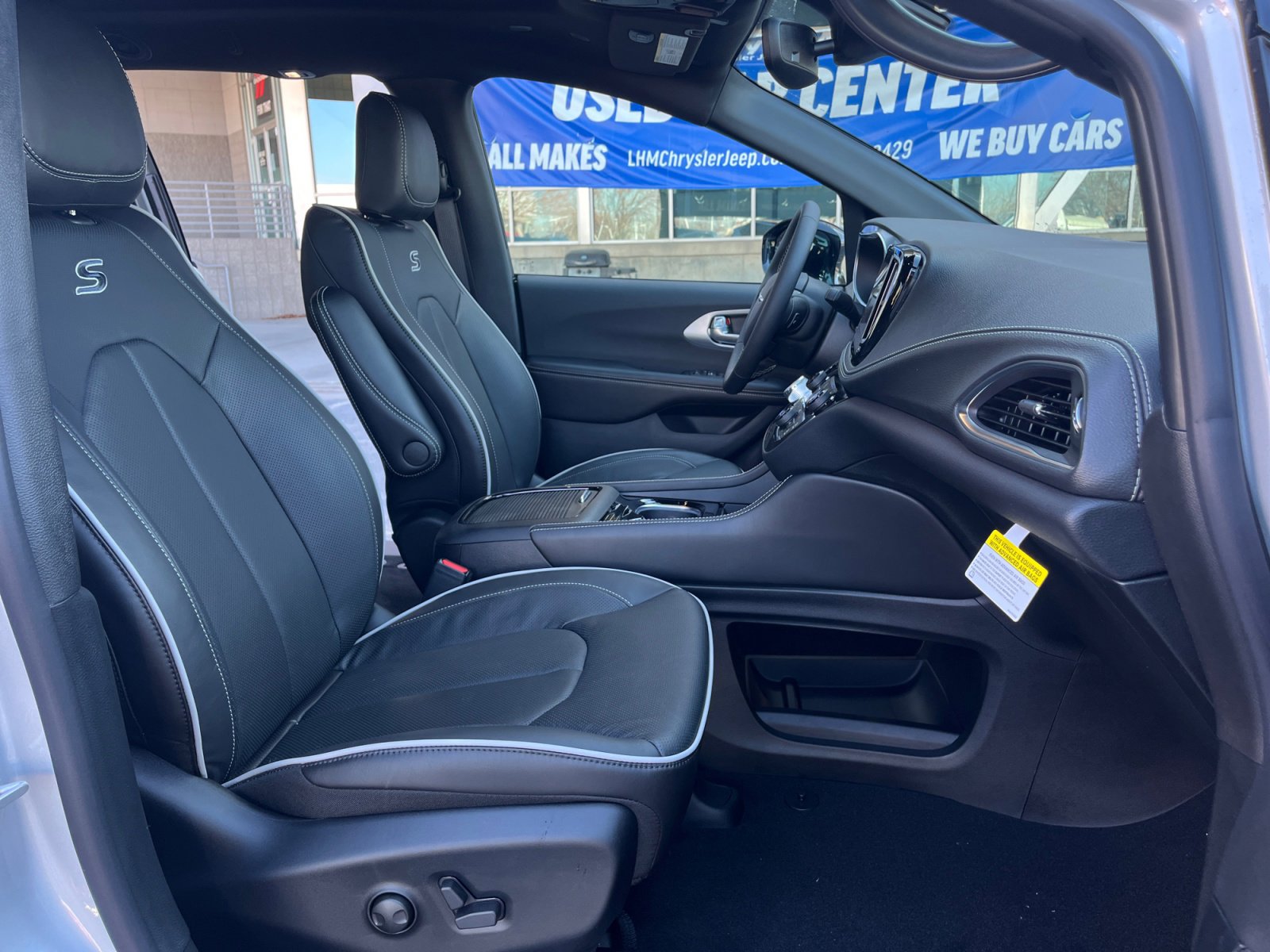 New 2026 Chrysler Pacifica Limited w/ S Appearance Package image 27