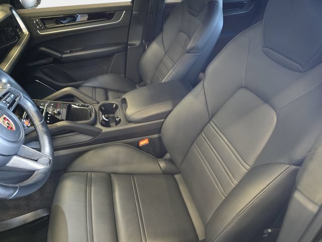 Used 2024 Porsche Cayenne Turbo GT AWD/4WD image 18