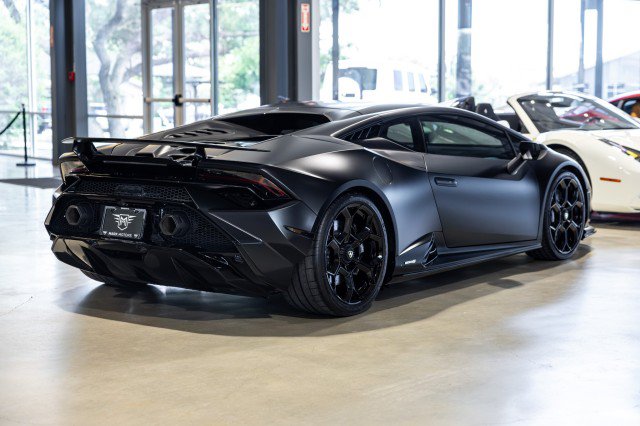 Used 2023 Lamborghini Huracan Tecnica RWD image 6
