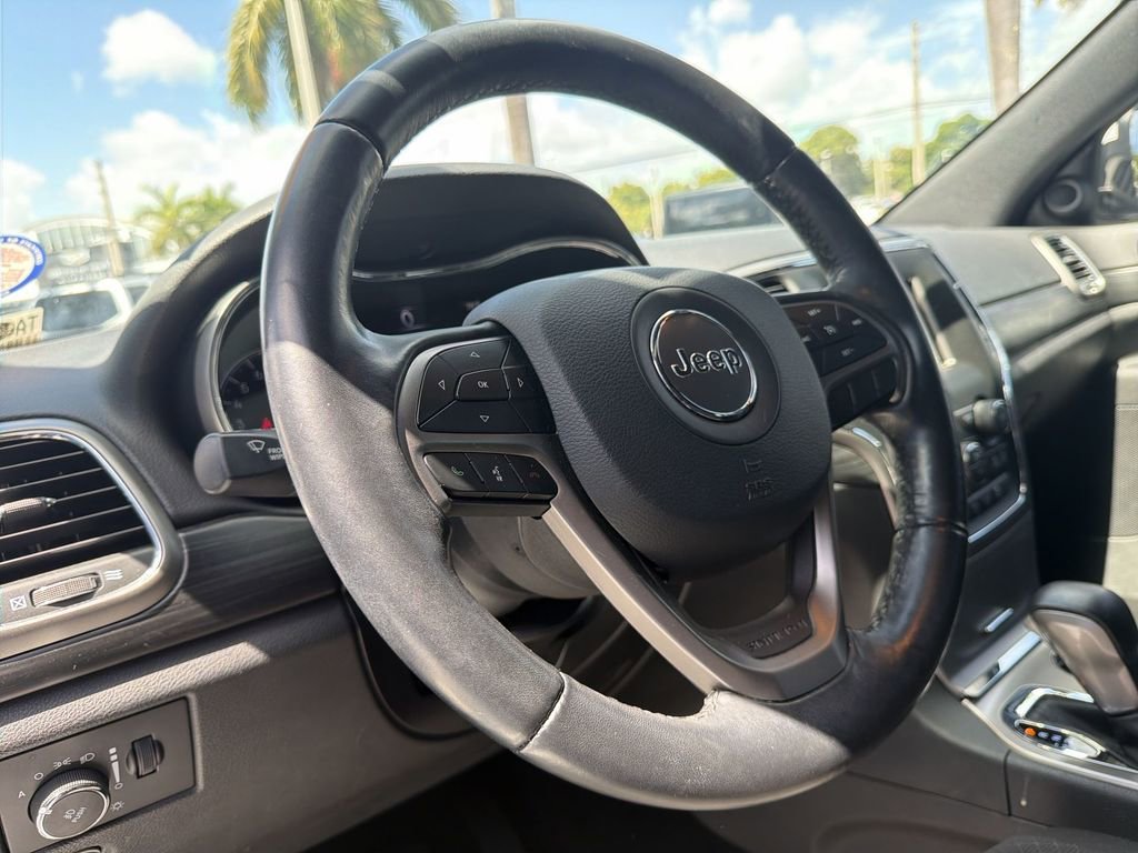Used 2021 Jeep Grand Cherokee Laredo RWD image 23