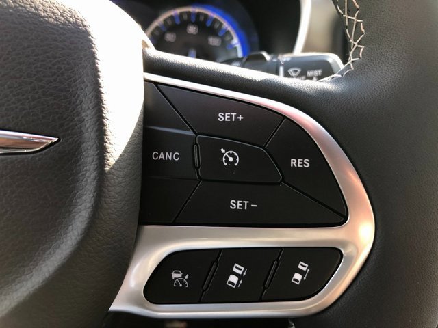 New 2026 Chrysler Pacifica Select image 9