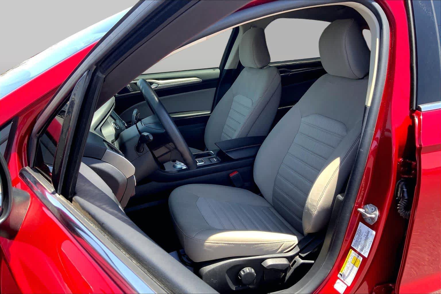 Used 2020 Ford Fusion S FWD image 8