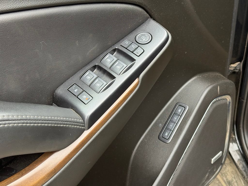 Used 2019 GMC Yukon Denali AWD/4WD image 11