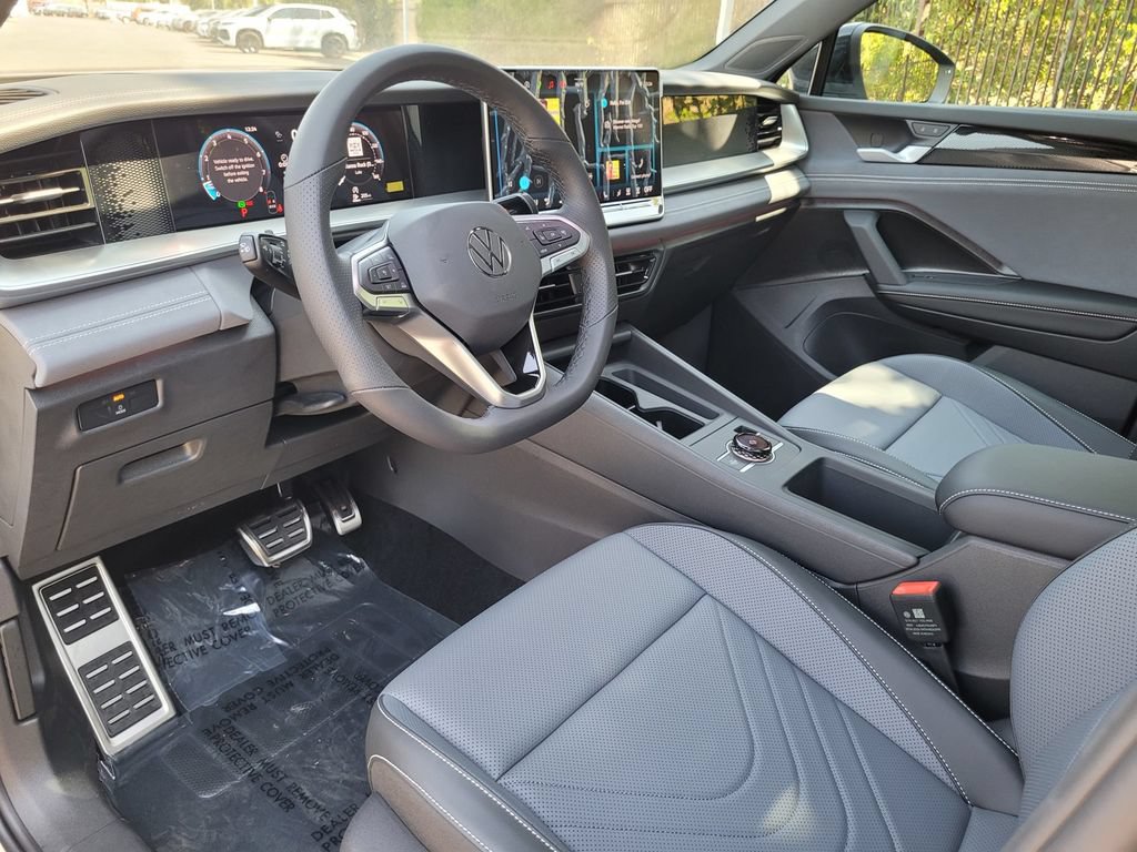 New 2026 Volkswagen Tiguan SE R-Line FWD image 10