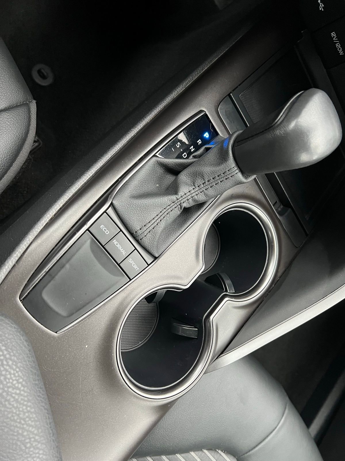 Used 2024 Toyota Camry SE FWD image 15