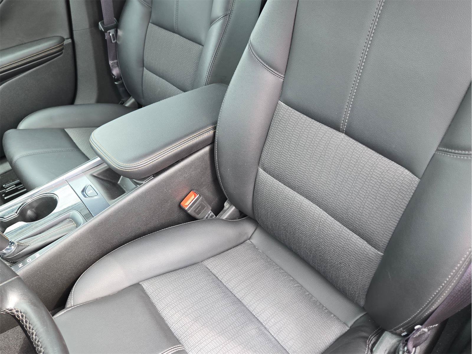 Used 2017 Chevrolet Impala LT w/ Convenience Package FWD image 17