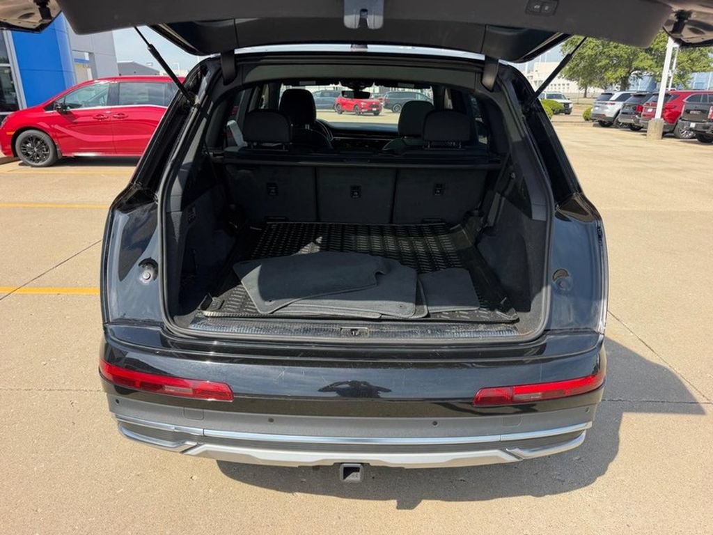 Used 2020 Audi Q7 3.0T Premium AWD/4WD image 4