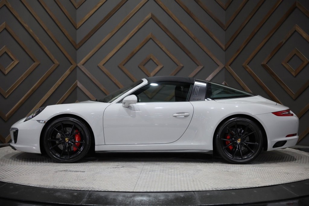Used 2018 Porsche 911 Targa 4S image 3