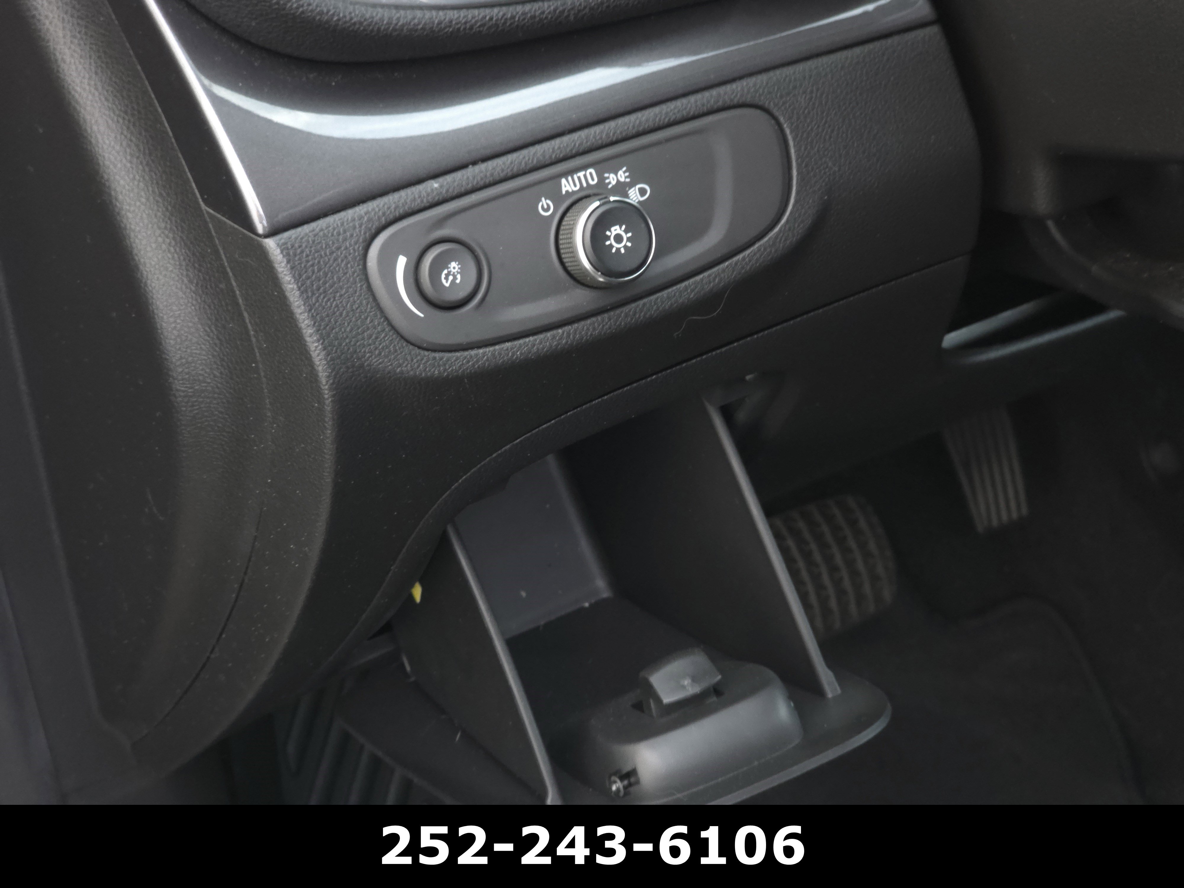 Used 2022 Buick Encore Preferred w/ Safety Package FWD image 23