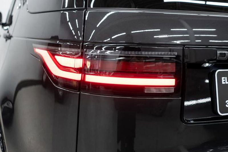 Used 2023 Land Rover Discovery S R-Dynamic image 57