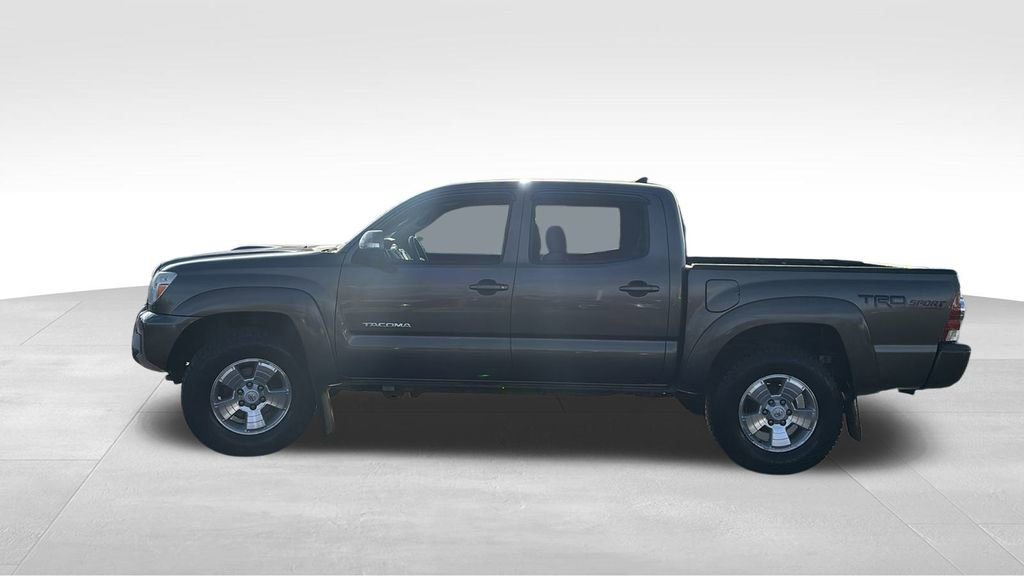 Used 2015 Toyota Tacoma Base image 4