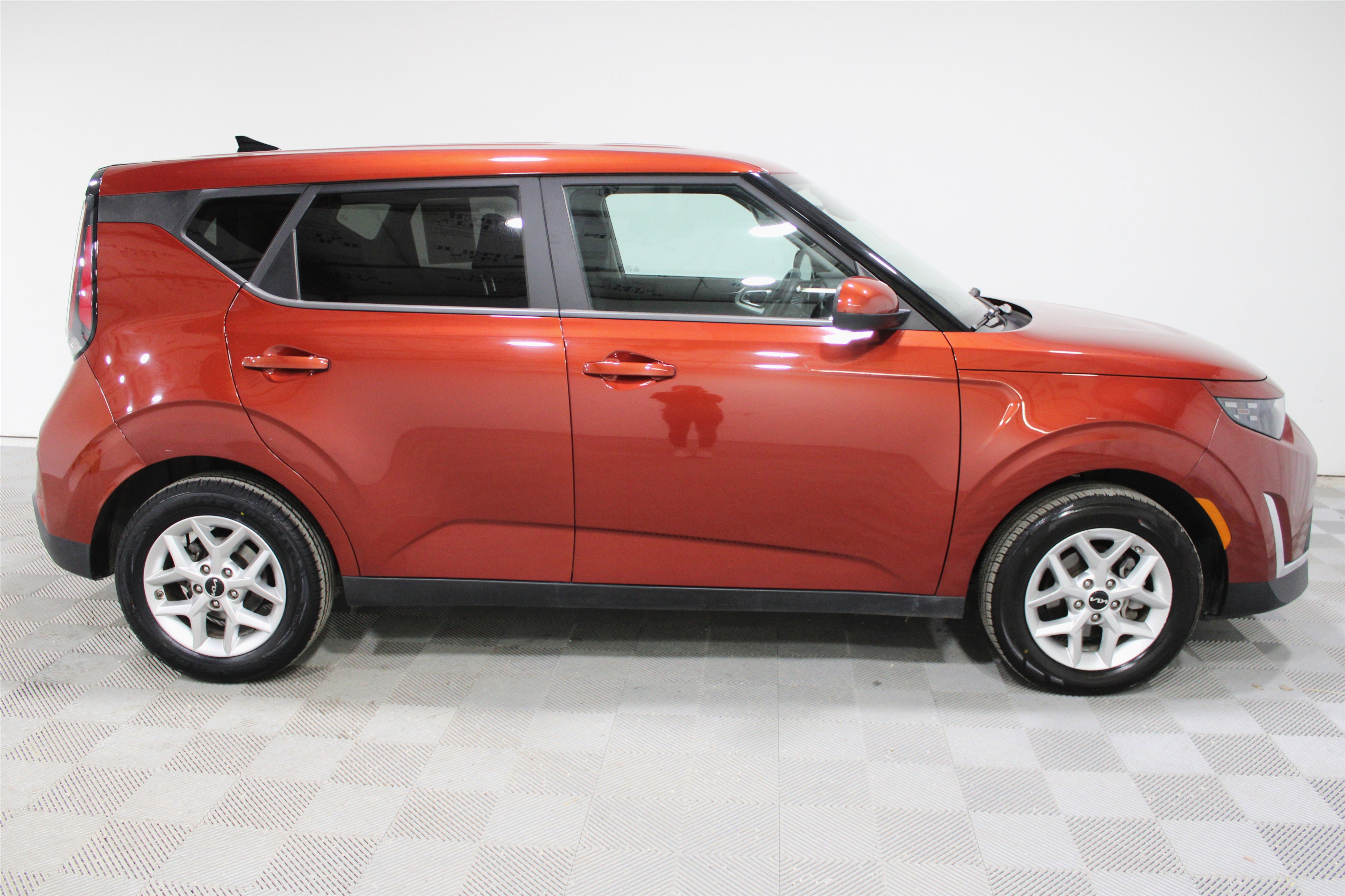 Used 2024 Kia Soul LX w/ Option Group 015 image 26