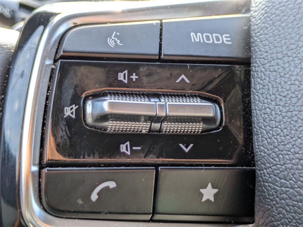 Used 2025 Kia Sorento SX Prestige image 32