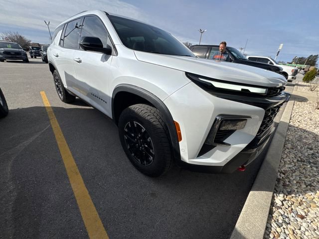 Used 2025 Chevrolet Traverse Z71 w/ Enhanced Driving Package image 16