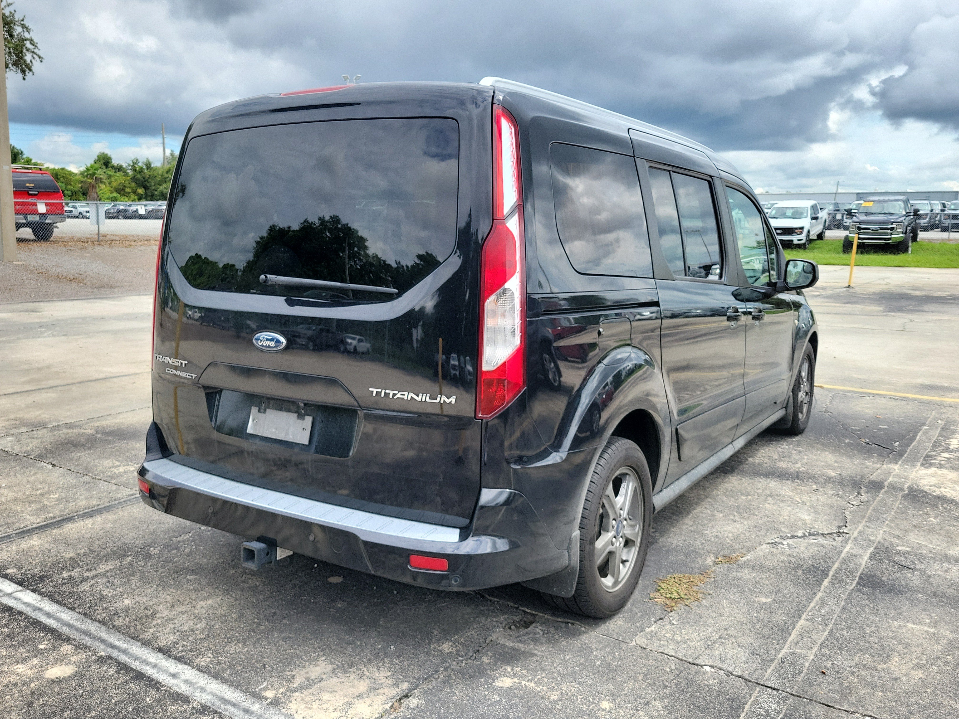 Used 2020 Ford Transit Connect Titanium w/ Trailer Tow Package FWD image 5