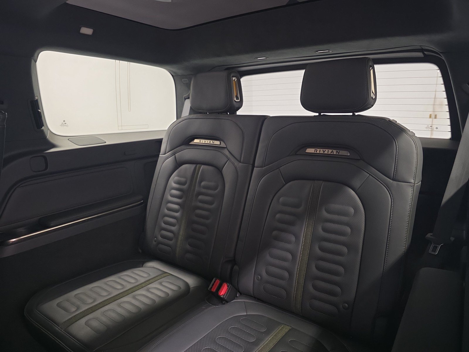 Used 2022 Rivian R1S Launch Edition AWD/4WD image 22
