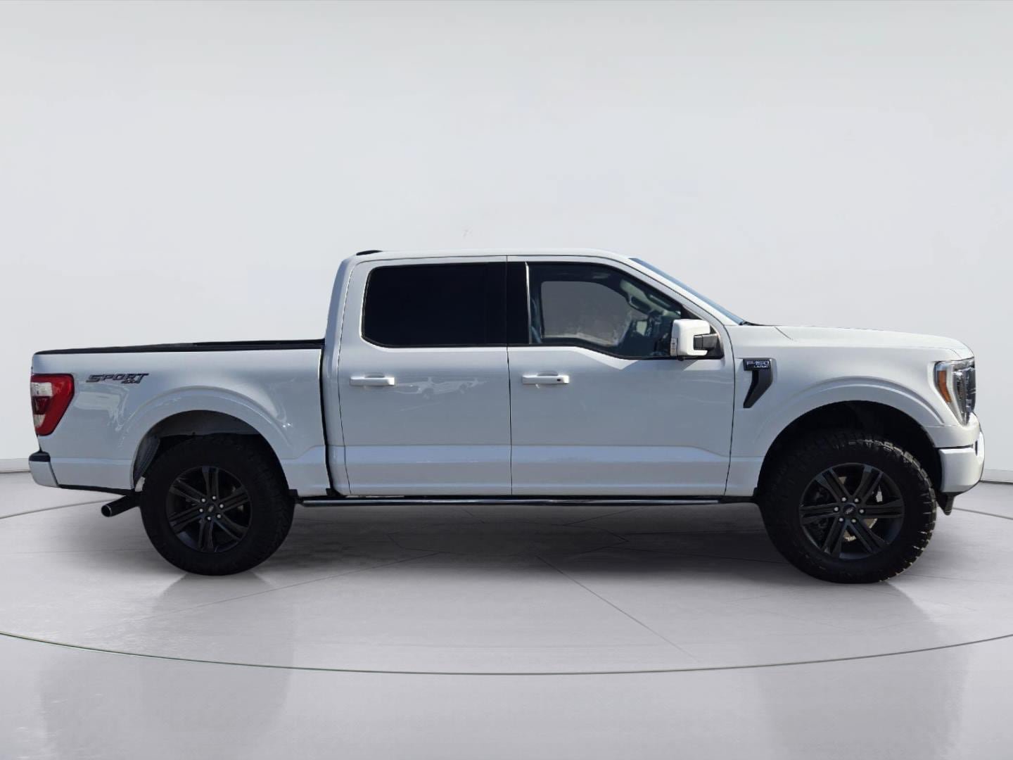 Used 2021 Ford F150 Lariat w/ Equipment Group 502A High AWD/4WD image 4