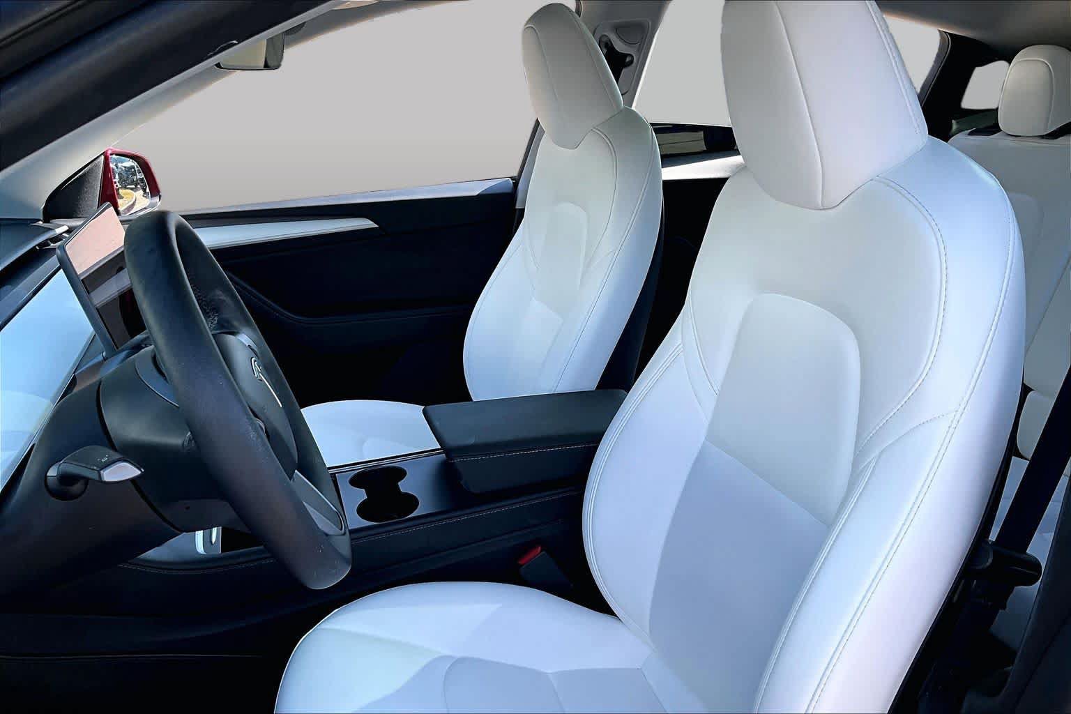 Used 2024 Tesla Model Y 2WD image 7
