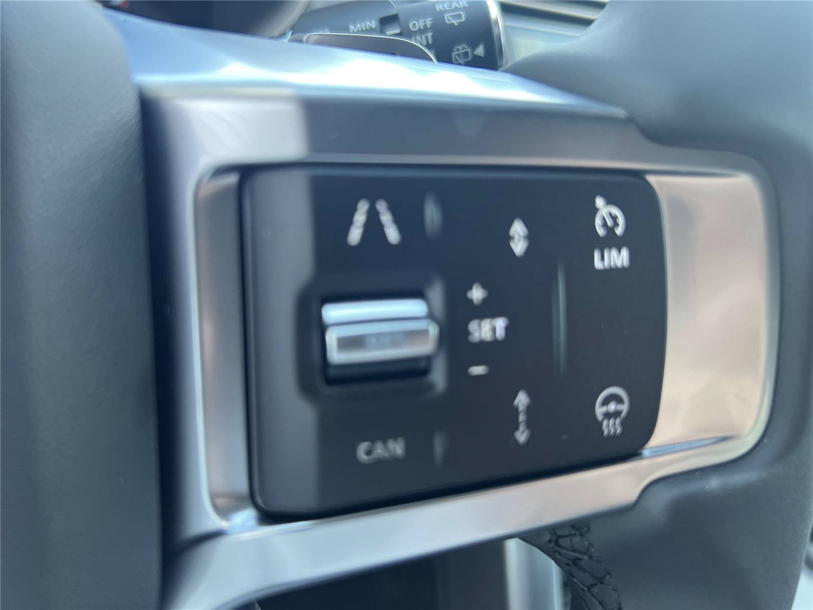 New 2025 Land Rover Discovery S AWD/4WD image 11