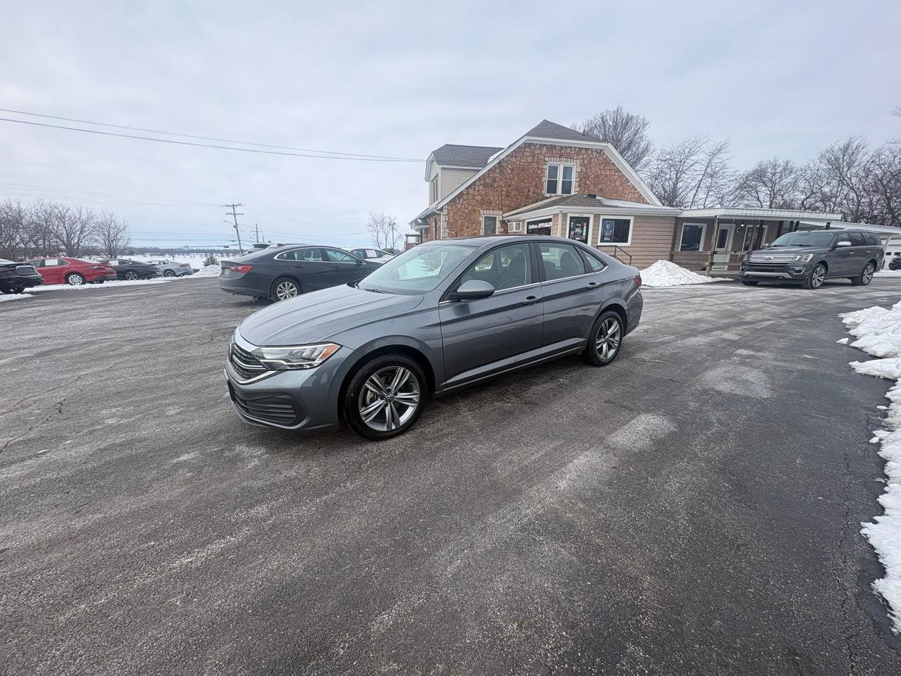 Used 2024 Volkswagen Jetta SE FWD image 1