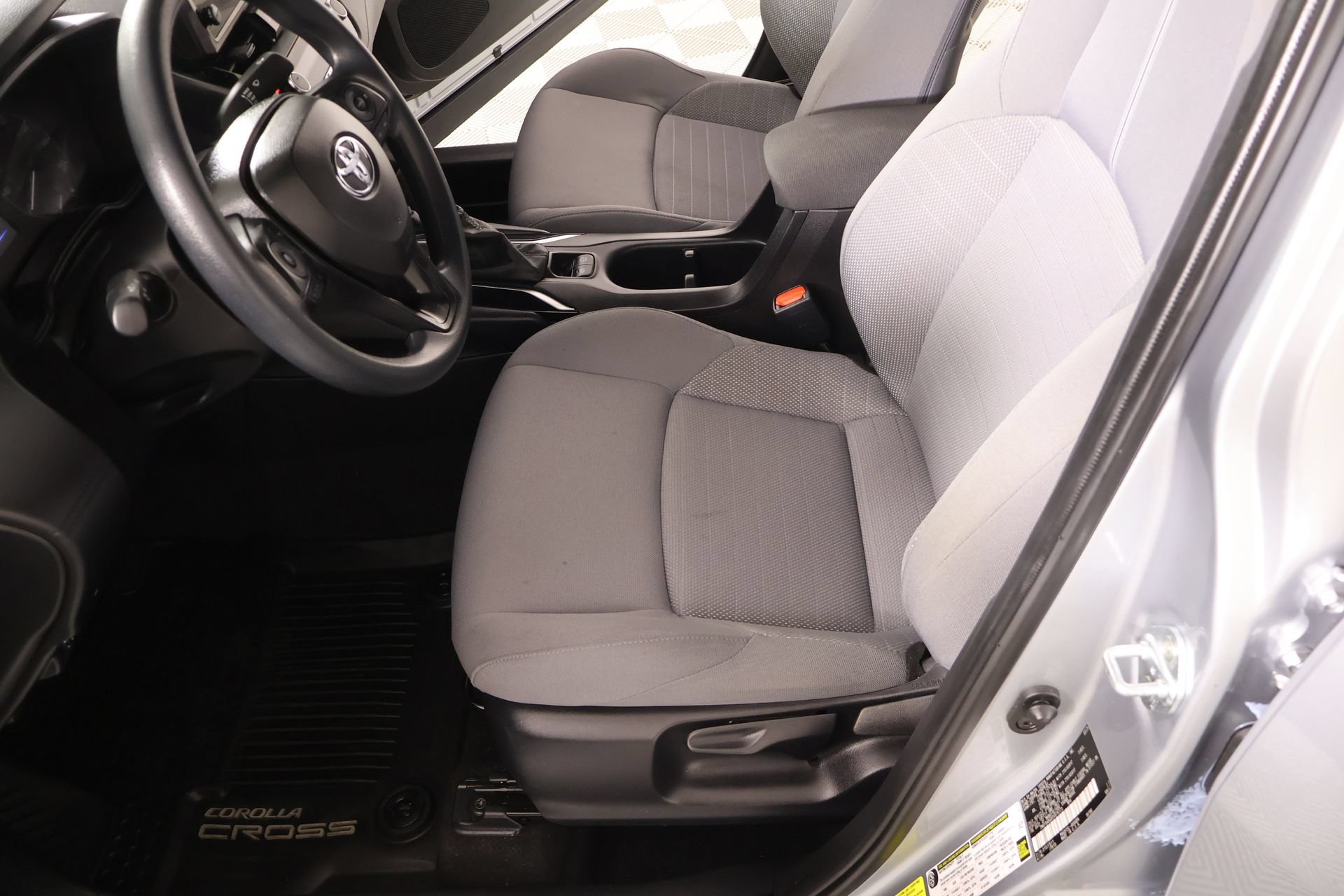 Used 2025 Toyota Corolla Cross AWD Hybrid image 10