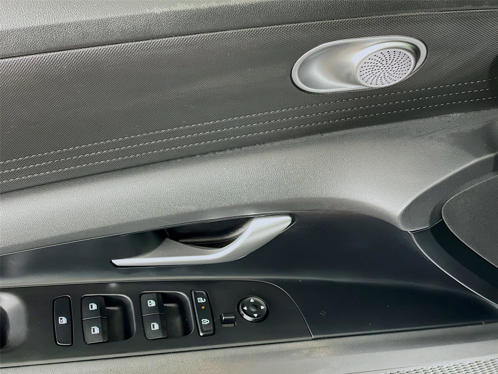 Certified 2025 Hyundai Elantra Blue FWD image 20