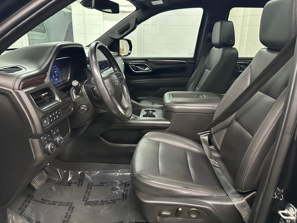 Used 2022 Chevrolet Tahoe Z71 w/ Luxury Package AWD/4WD image 18