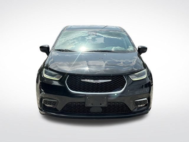 Used 2023 Chrysler Pacifica Touring-L FWD image 9