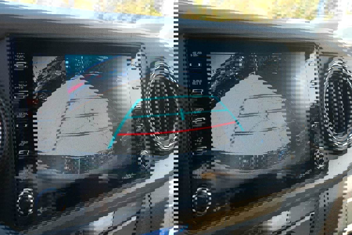 Used 2021 Toyota Tacoma TRD Sport w/ Technology Package image 21