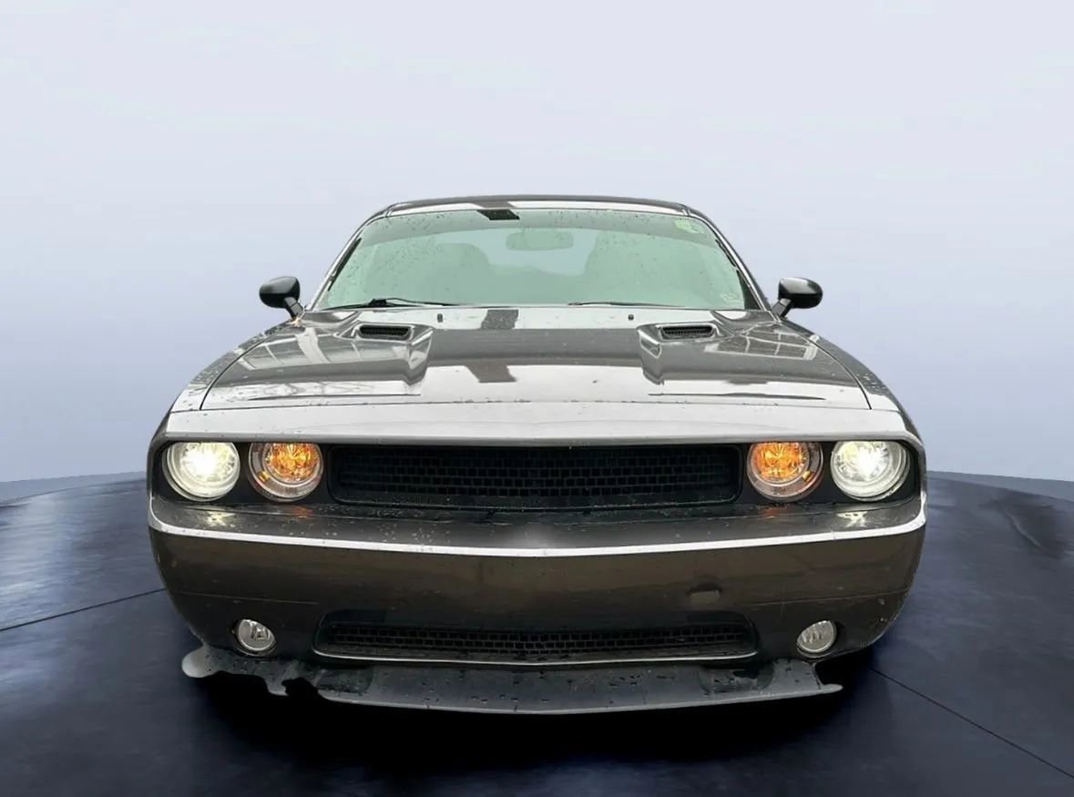 Used 2014 Dodge Challenger SRT8 RWD image 8