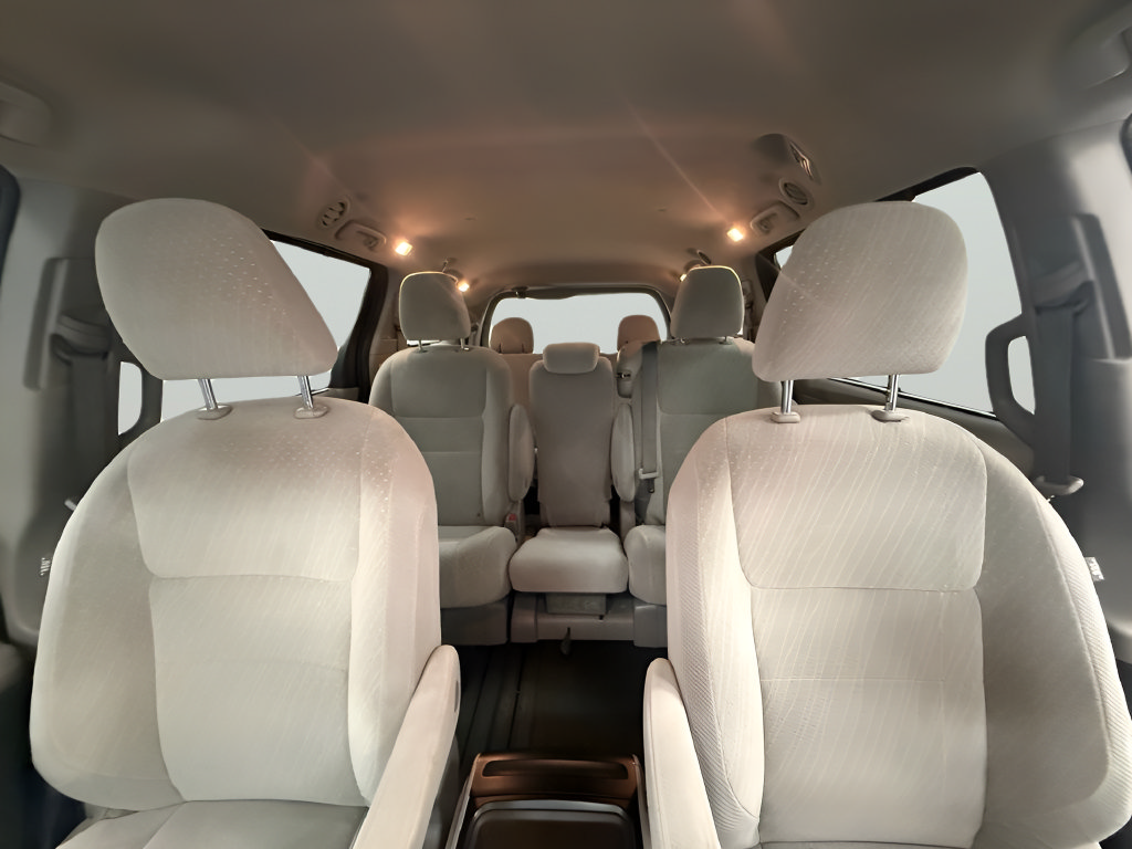 Used 2020 Toyota Sienna LE FWD image 17