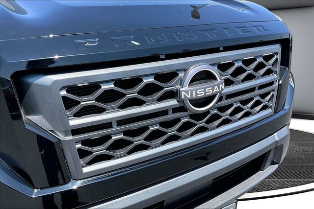 Certified 2022 Nissan Frontier SV RWD image 32