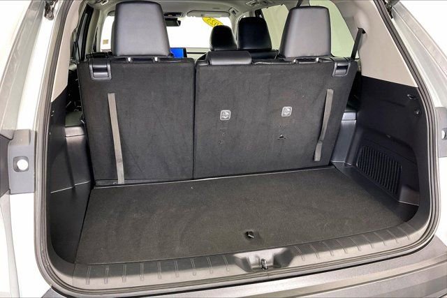 Used 2025 Toyota Grand Highlander AWD image 28
