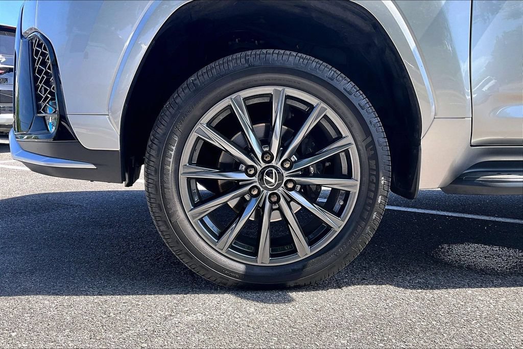 Used 2023 Lexus LX 600 F Sport AWD/4WD image 34