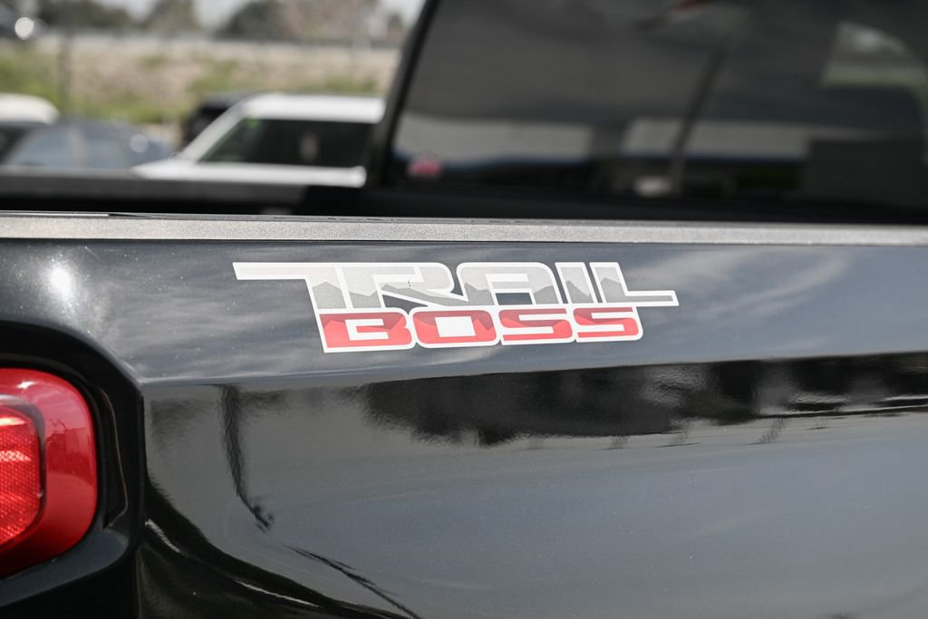 New 2026 Chevrolet Silverado 1500 Custom Trail Boss w/ LPO, Dark Essentials Package AWD/4WD image 13