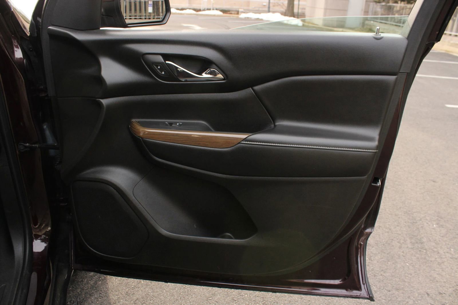 Used 2017 GMC Acadia SLE w/ Driver Alert Package I AWD/4WD image 25