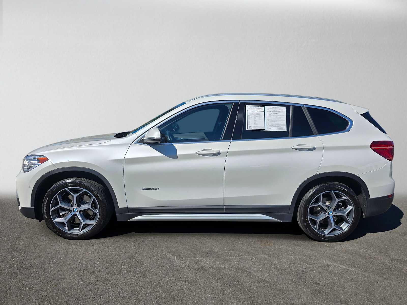 Used 2017 BMW X1 xDrive28i AWD/4WD image 6