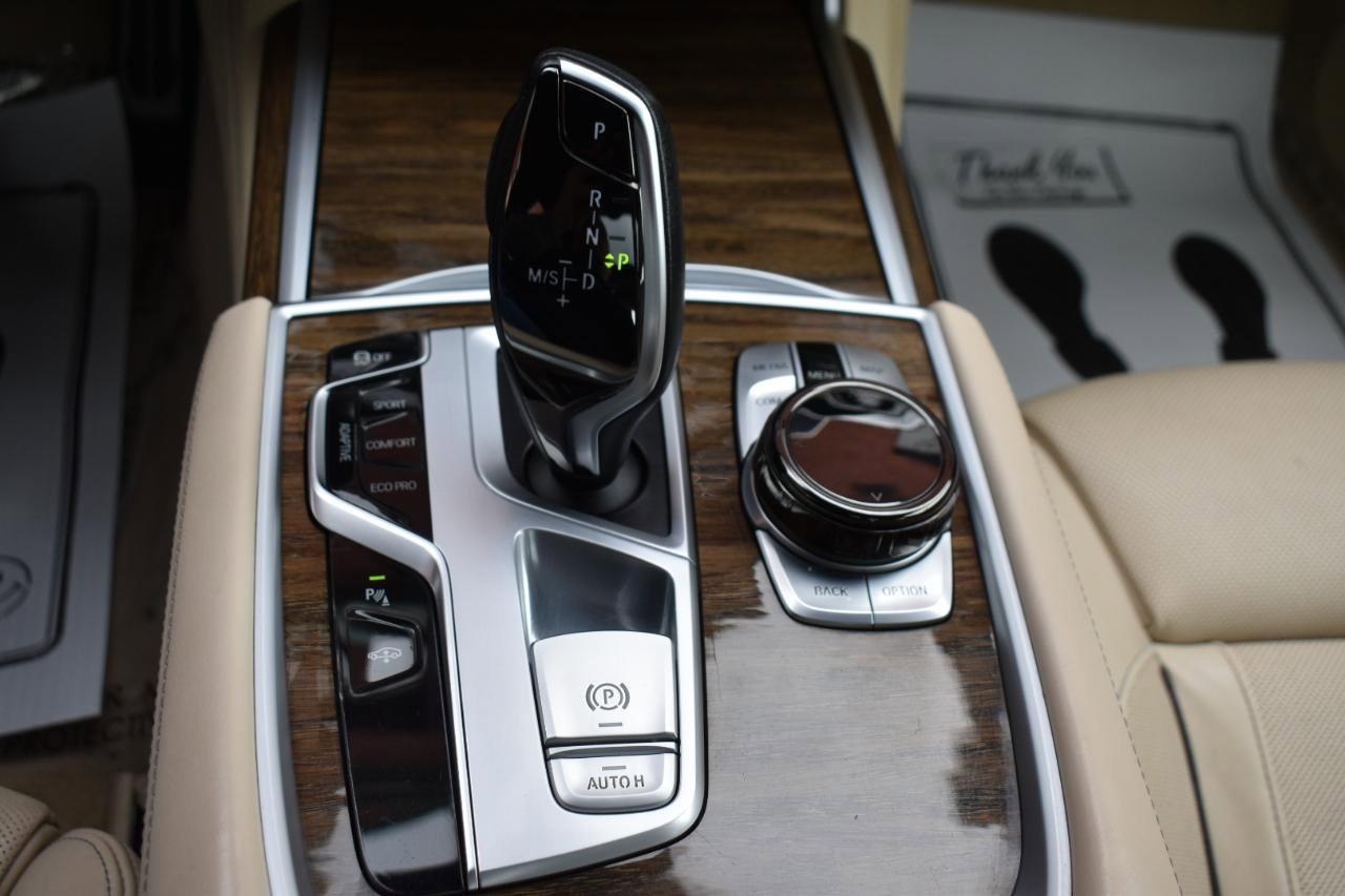 Used 2019 BMW 750i w/ Executive Package image 35