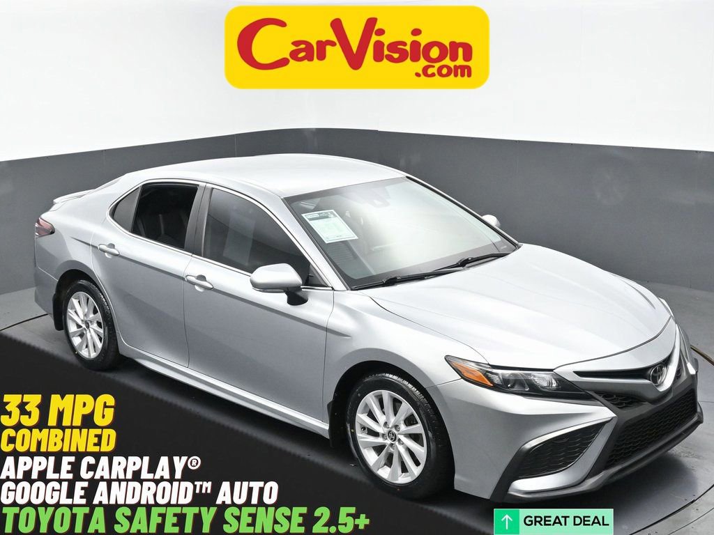 Used 2021 Toyota Camry SE image 1