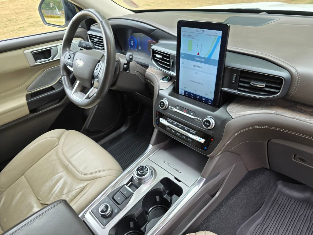 Used 2020 Ford Explorer Platinum w/ Premium Technology Package image 14