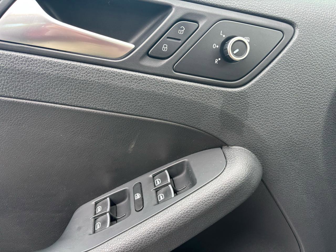 Used 2013 Volkswagen Jetta GLI image 14