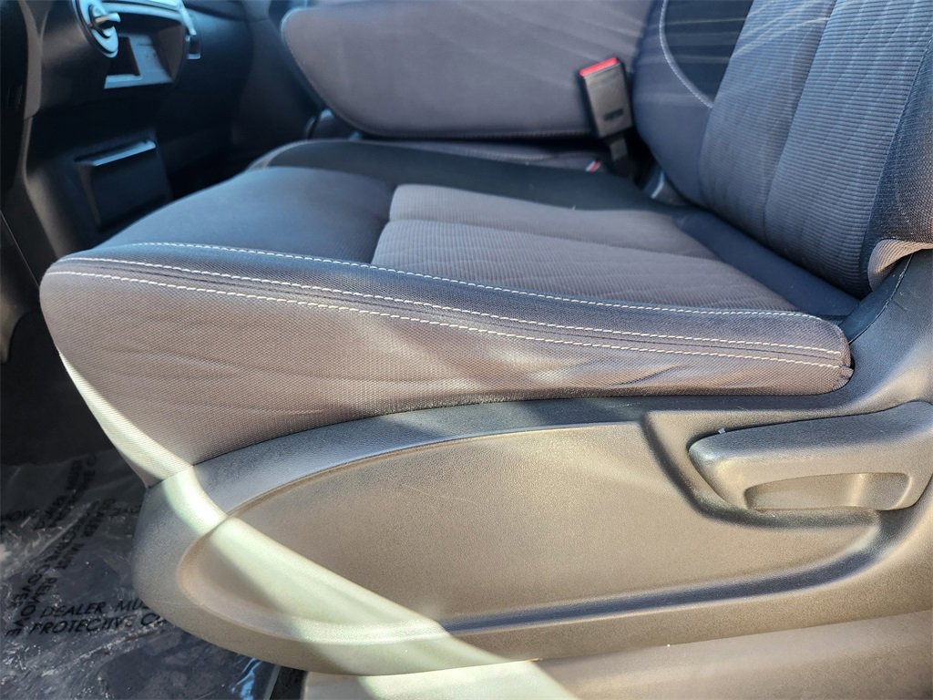 Used 2023 Nissan Titan SV image 6