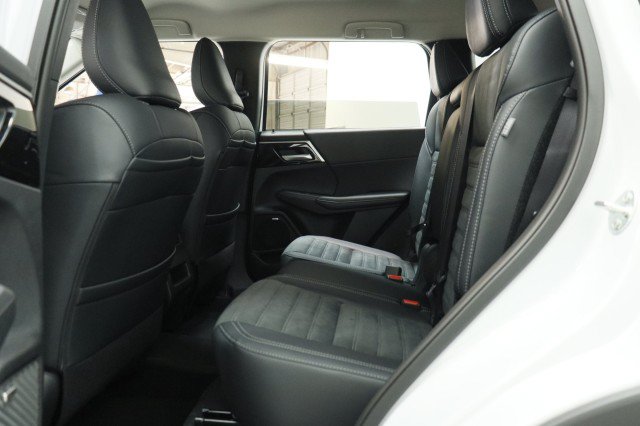New 2026 Mitsubishi Outlander SE FWD image 23