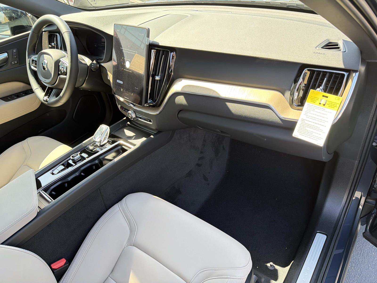 New 2027 Volvo XC60 B5 Core AWD/4WD image 21
