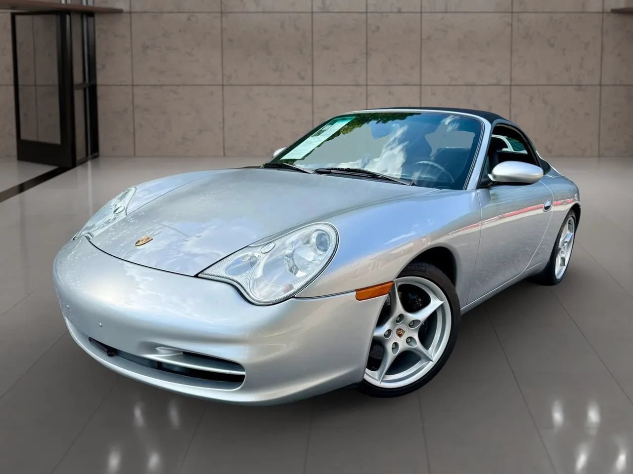 Used 2003 Porsche 911 Carrera RWD image 3