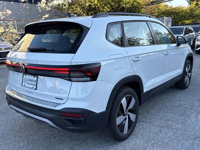 Used 2025 Volkswagen Taos S AWD/4WD image 5
