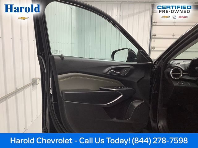 Used 2025 Chevrolet Trax ACTIV FWD image 14