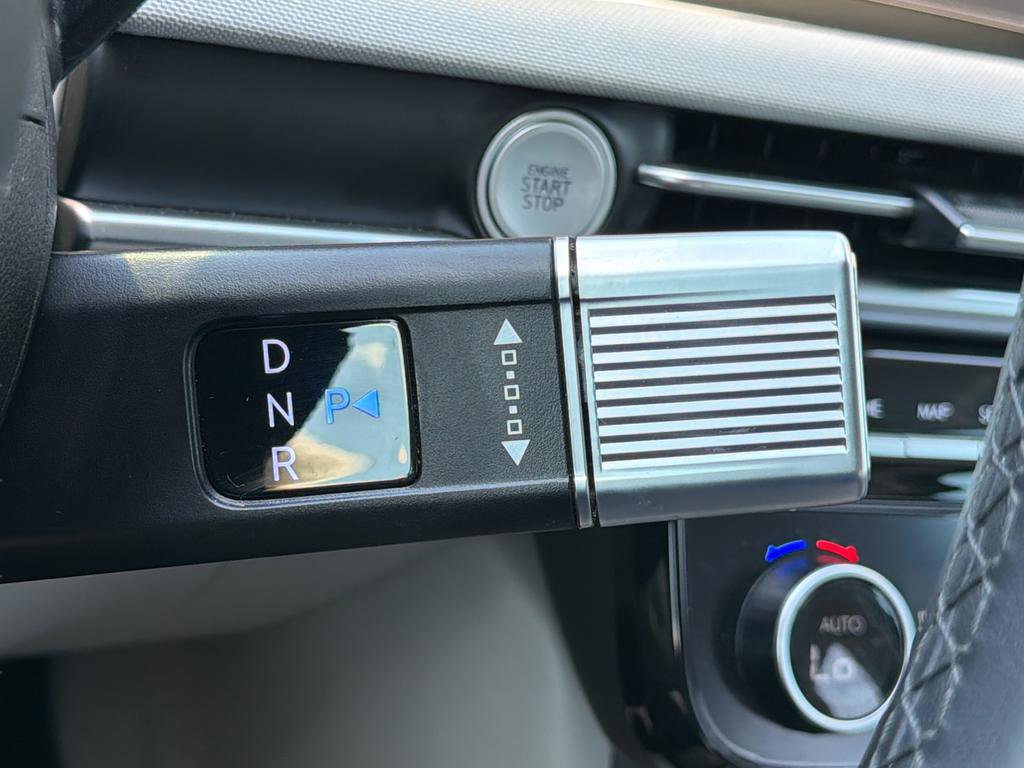 Certified 2025 Hyundai Tucson Limited FWD image 35