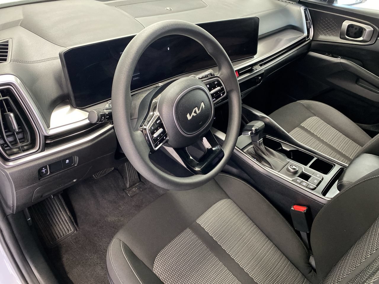 Certified 2025 Kia Sorento LX FWD image 20