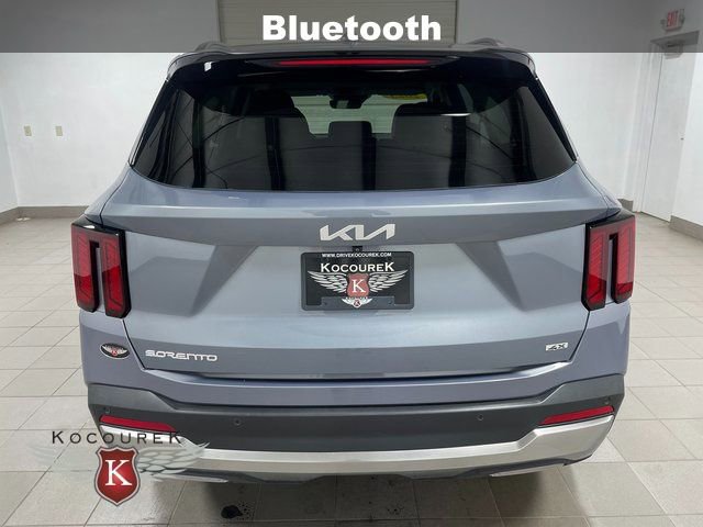 Used 2025 Kia Sorento S image 5